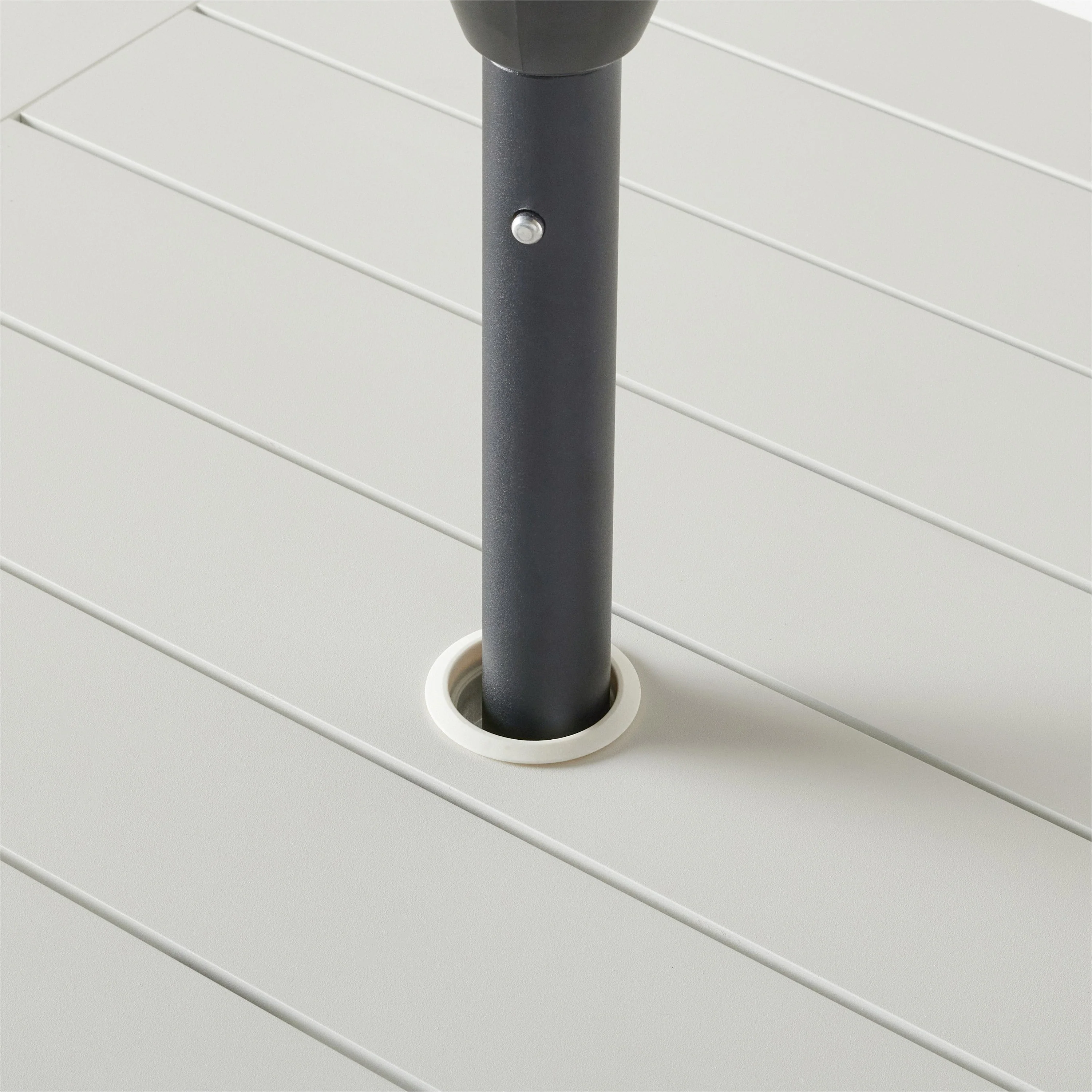 Belvedere 36" Umbrella Table in White