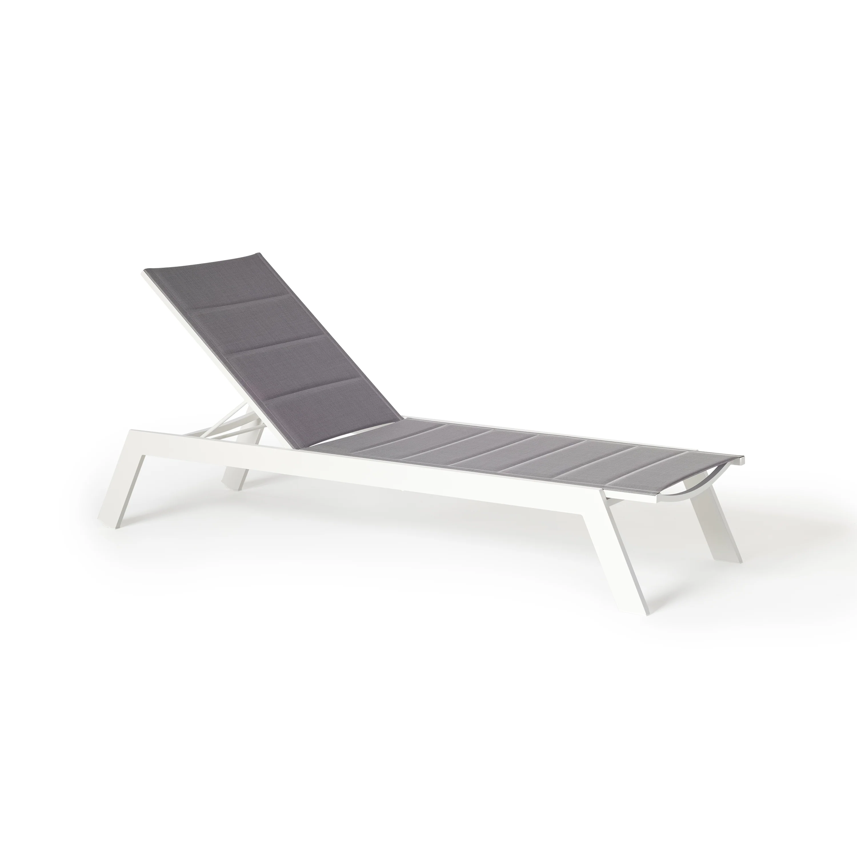 1576-tiburon-chaise-with-padded-sling-in-white-aluminum-1.webp Tiburon Chaise with Padded Sling in White Aluminum
