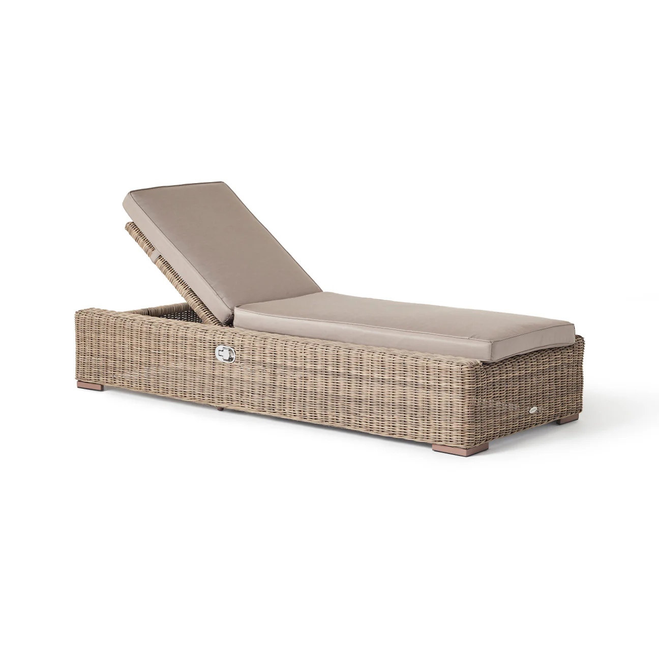1630-sausalito-chaise-in-natural-wicker-1.webp Sausalito Chaise in Natural Wicker