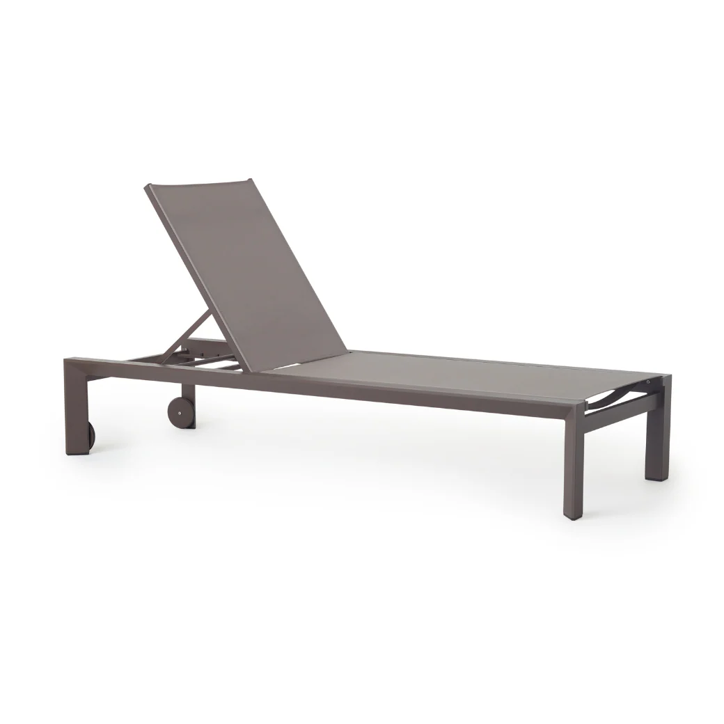 1940-santa-monica-chaise-lounge-in-coffee-aluminum-latte-mesh-1.webp Santa Monica Chaise Lounge in Coffee Aluminum & Latte Mesh